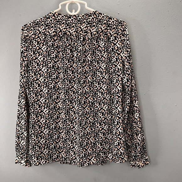 Ann Taylor Loft Animal Print Leopard Button Up Blouse Shirt size XS Round Neck - Picture 4 of 6